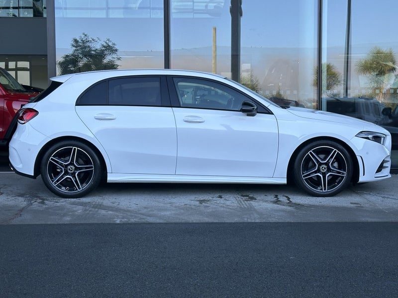 2024 Mercedes-Benz A 180 1.3P Hatchback - NZ New, photo 3