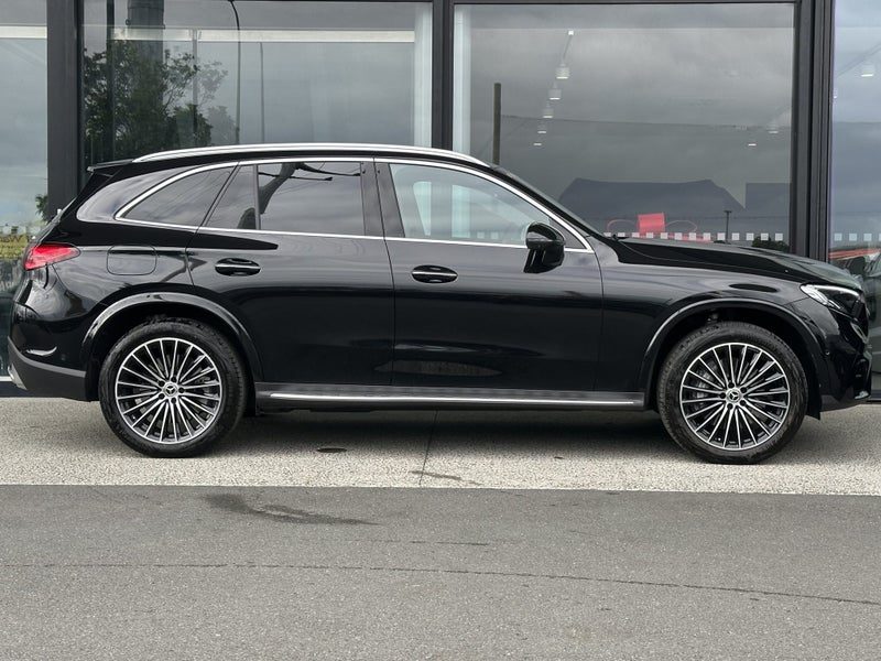 2026 Mercedes-Benz GLC 350 e, photo 3