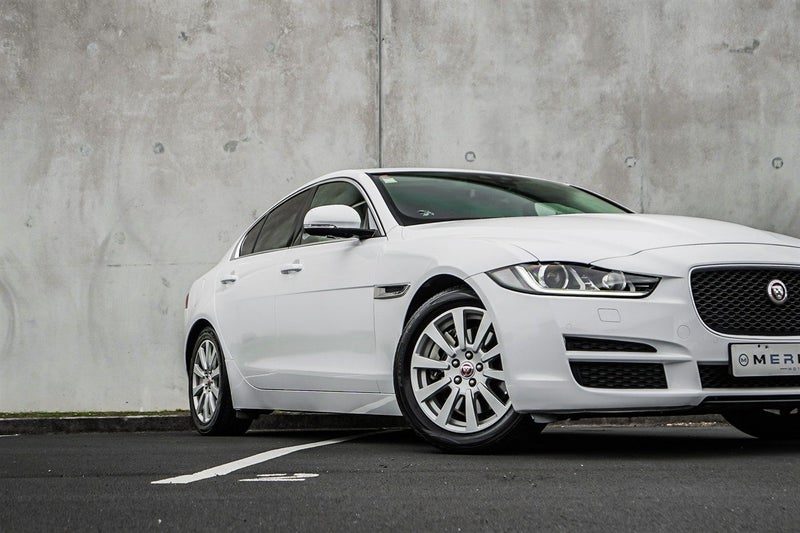 2016 Jaguar XE 20t, photo 2