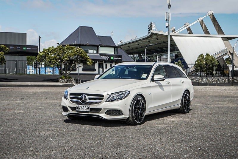 2017 Mercedes-Benz C 350 e PHEV LOW KM, photo 3