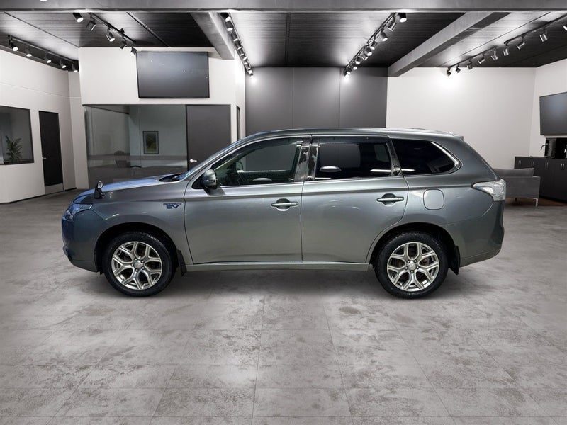 2015 Mitsubishi Outlander PHEV, photo 3