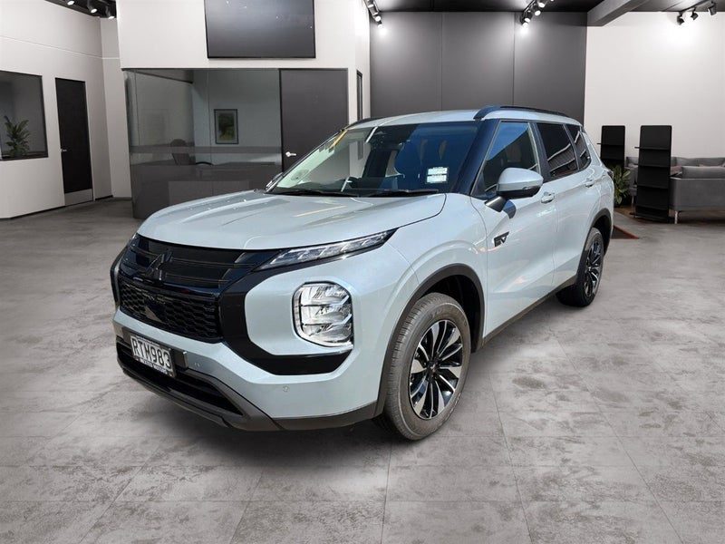 2026 Mitsubishi Outlander LS PHEV/4WD/AT