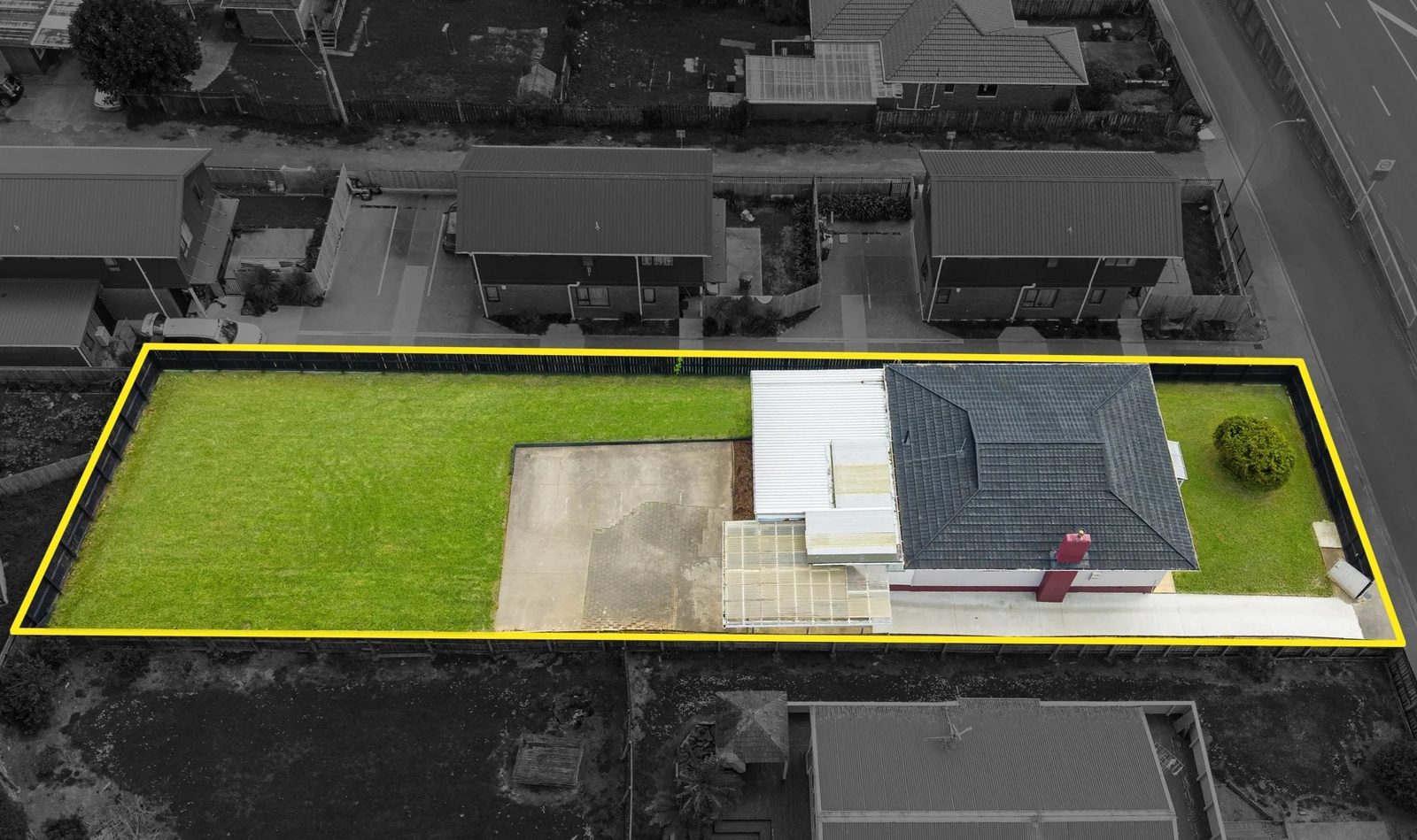 127 Tiverton Road, New Windsor, photo 1