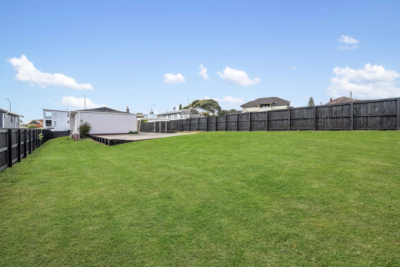 127 Tiverton Road, New Windsor, photo 16