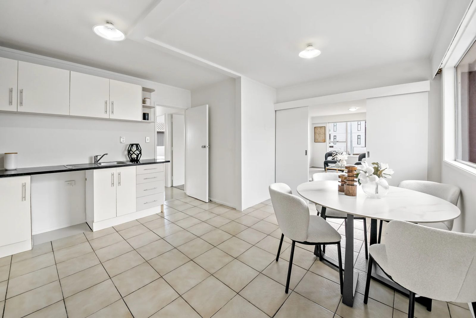 127 Tiverton Road, New Windsor, photo 5