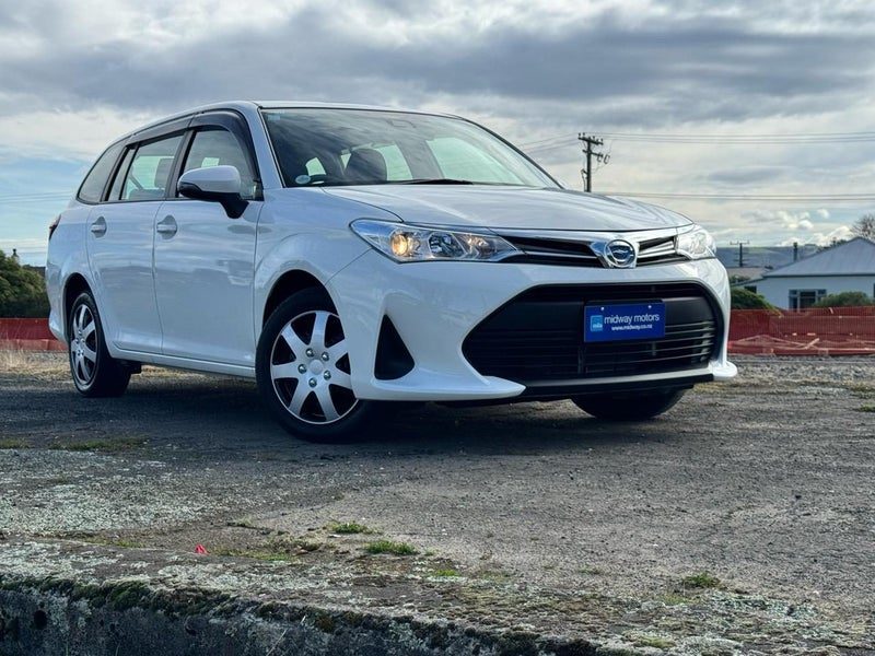 2021 Toyota Corolla Fielder Hybrid EX, main photo
