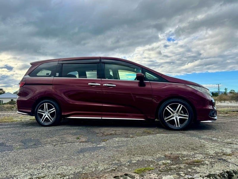 2015 Honda Odyssey Absolute 20th Anniversary, photo 3