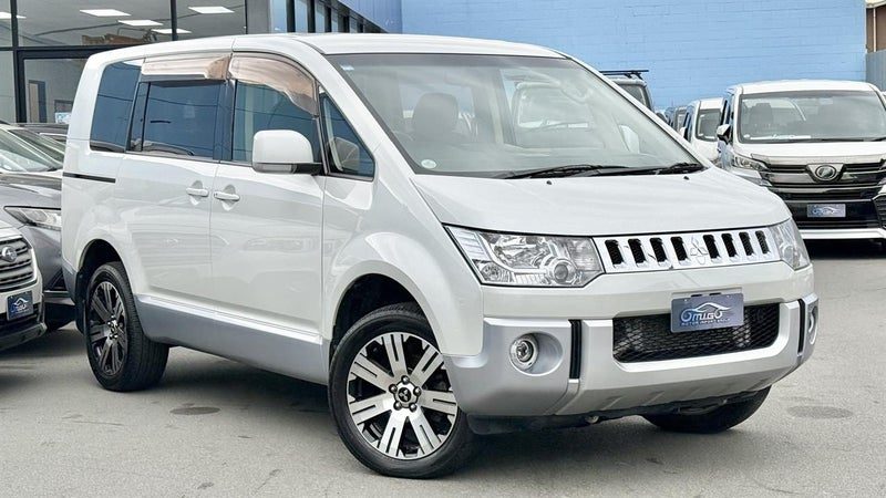 2013 Mitsubishi Delica D:5 4WD 1YearWarrantFree, photo 2