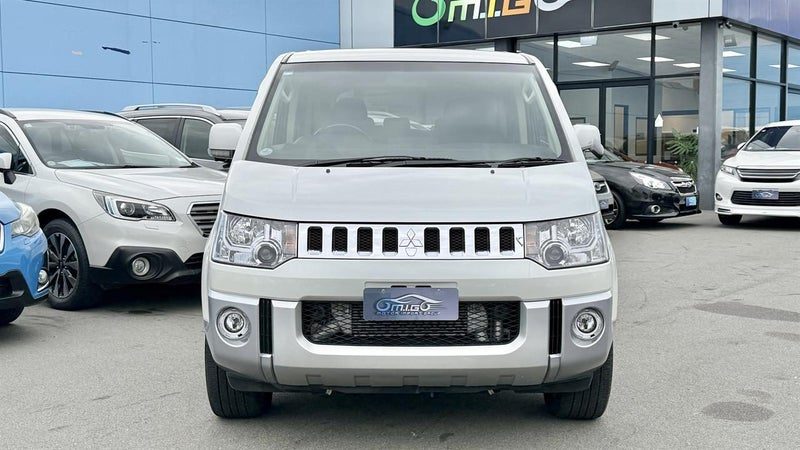 2013 Mitsubishi Delica D:5 4WD 1YearWarrantFree, photo 3