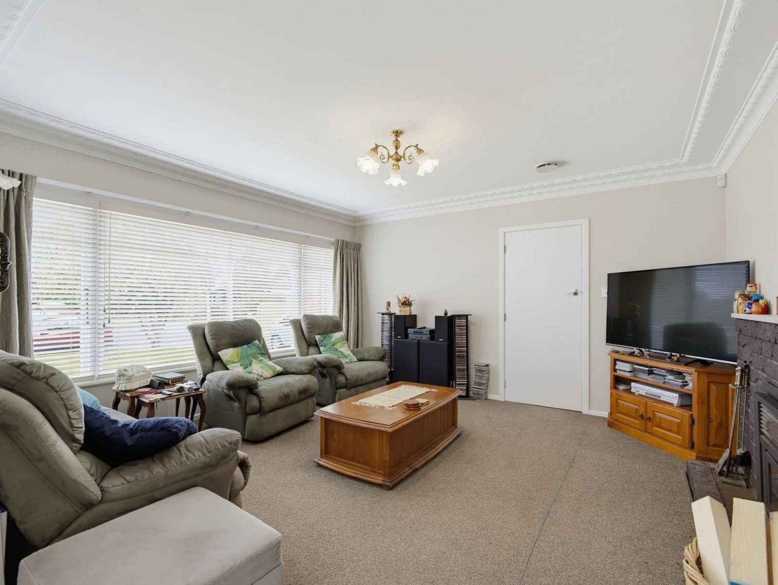 27 Regent Street, Papatoetoe, photo 3