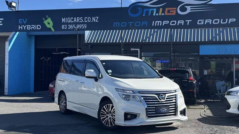 2017 Nissan Elgrand Highway Star, main photo