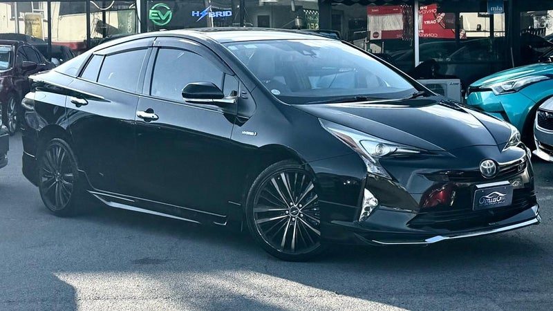 2017 Toyota Prius A, photo 2