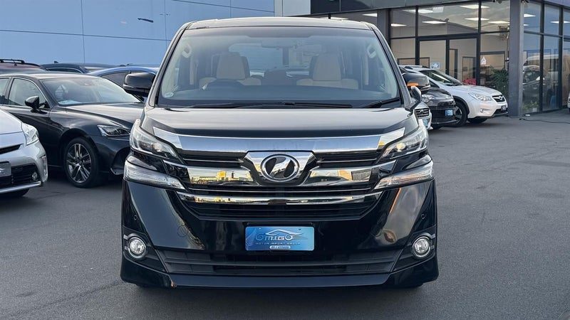 2015 Toyota Vellfire 8 Seater, photo 3