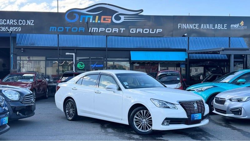 2013 Toyota Crown Hybrid