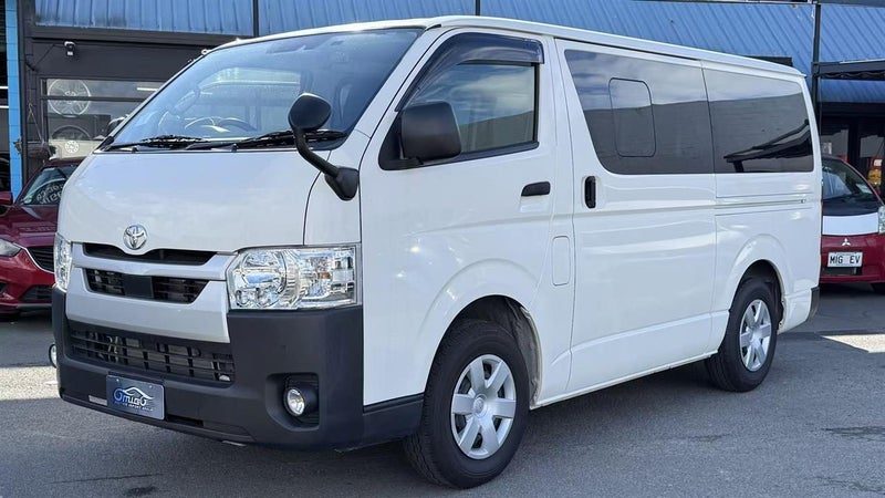 2021 Toyota Hiace, photo 3