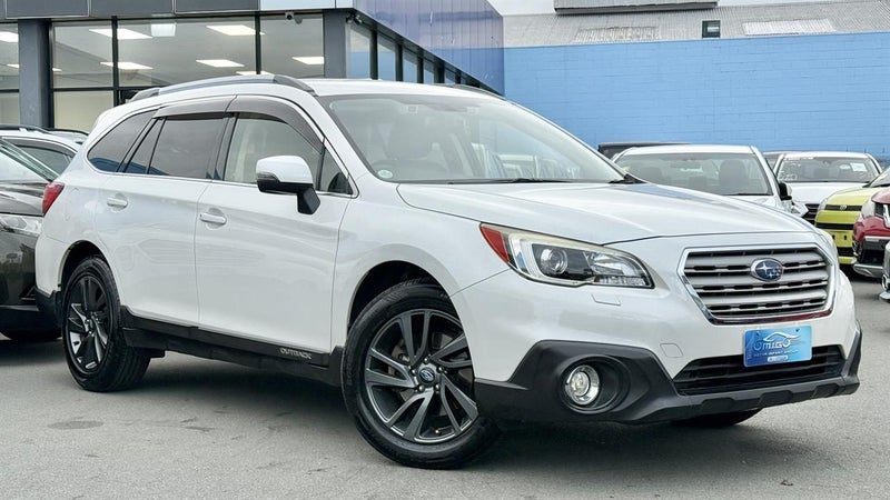 2015 Subaru Outback Limited, photo 2