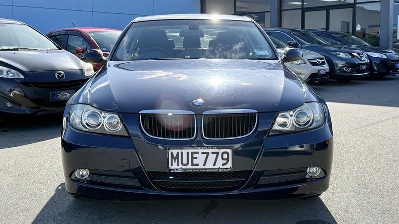 2009 BMW 320i 2.0L LowKM, photo 3
