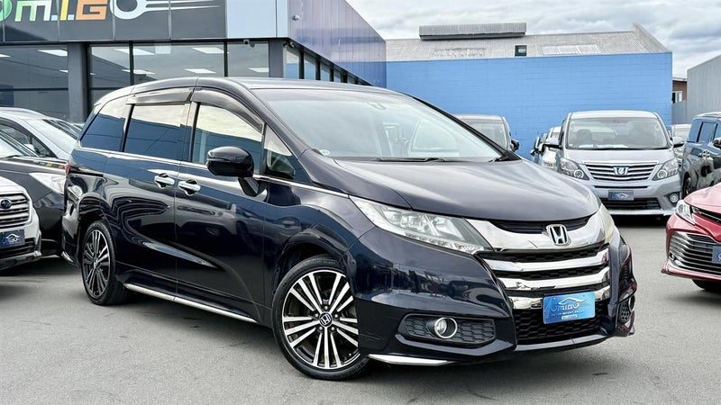 2014 Honda Odyssey Absolute, photo 2