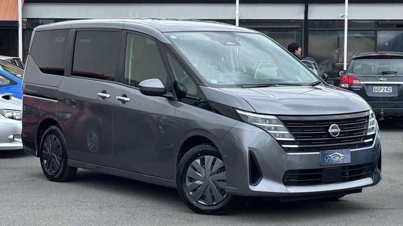 2023 Nissan Serena 20X, photo 2