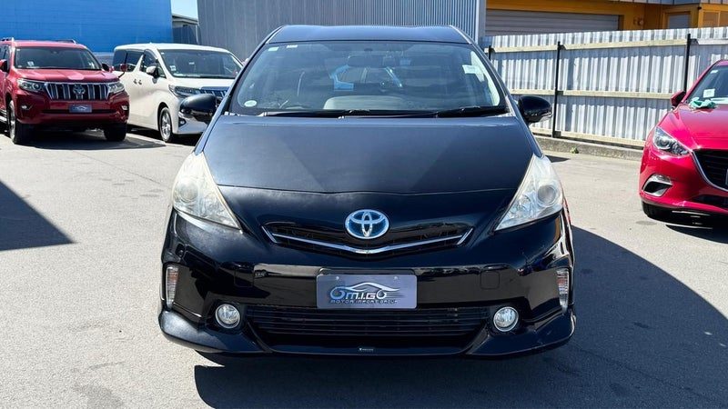 2013 Toyota Prius Alpha, photo 3
