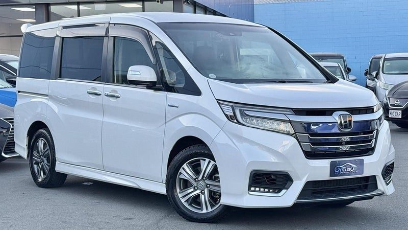 2018 Honda Step Wagon Spada, photo 2