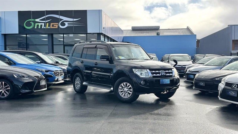2013 Mitsubishi Pajero GR