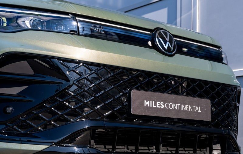 2026 Volkswagen Tiguan R-Line, photo 2