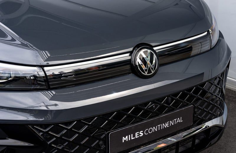 2026 Volkswagen Tiguan R-Line, photo 2