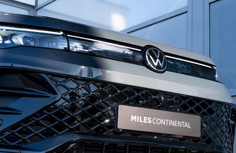 2026 Volkswagen Tiguan R-Line, photo 2