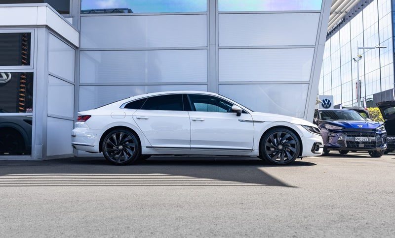 2018 Volkswagen Arteon R-Line, photo 2