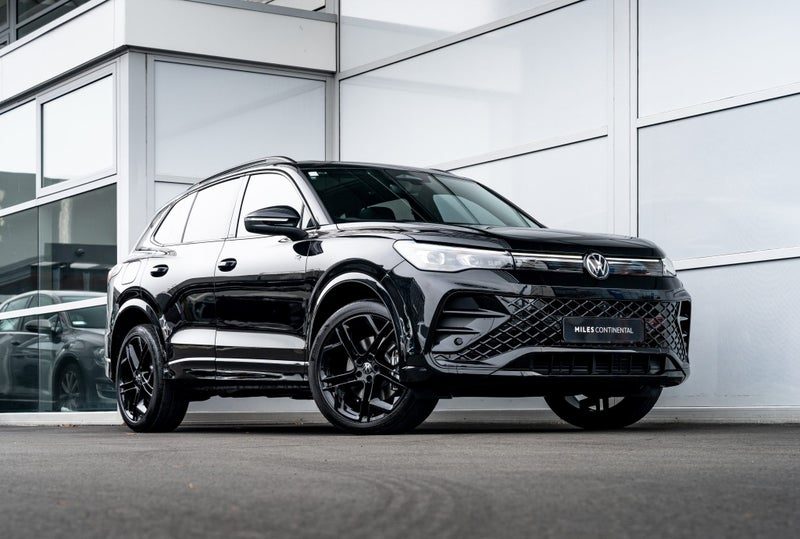 2026 Volkswagen Tiguan R-Line, main photo