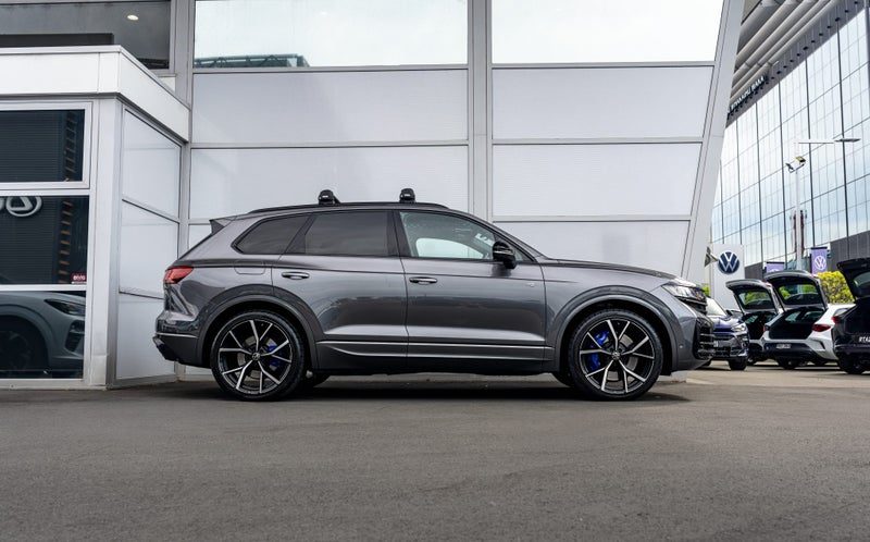 2024 Volkswagen Touareg R, photo 2
