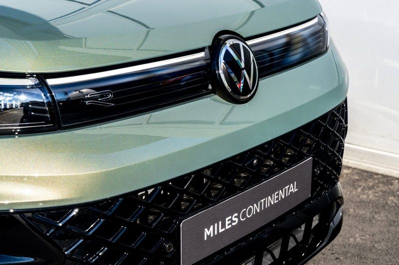 2026 Volkswagen Tiguan R-Line, photo 3