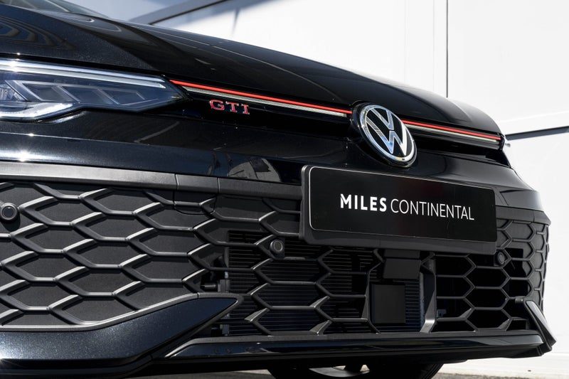 2026 Volkswagen Golf GTI, photo 2