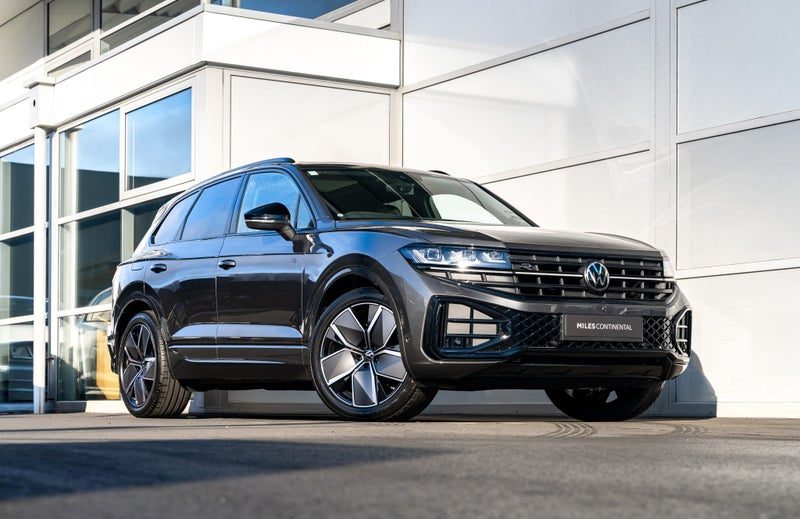 2026 Volkswagen Touareg V6s R Line, main photo