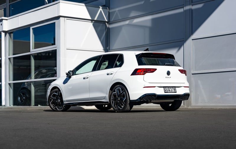 2024 Volkswagen Golf R-Line, photo 3