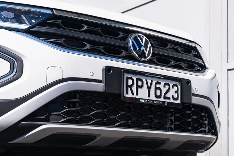 2025 Volkswagen T-Roc Life, photo 2