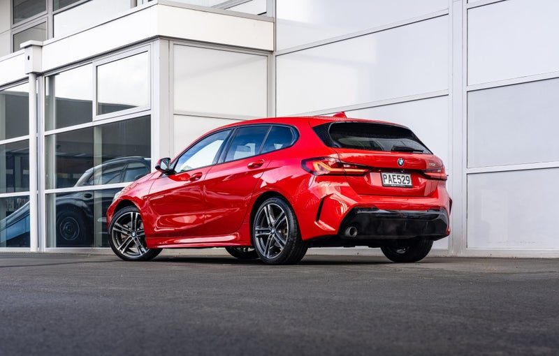 2022 BMW 118i 103kW Turbo Petrol, photo 3