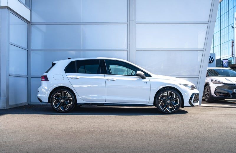 2026 Volkswagen Golf R-Line, photo 3