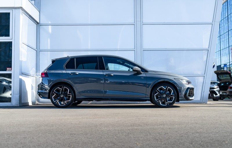 2026 Volkswagen Golf R-Line, photo 3