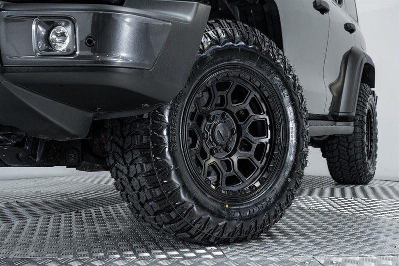 2025 GWM Tank 300 LUX 2.0L Petrol 4WD, photo 2