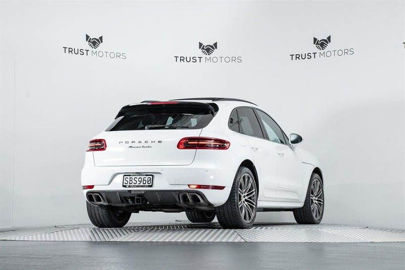 2017 Porsche Macan Turbo S 3.6L Twin Turbo, photo 3