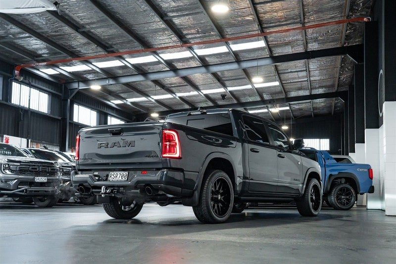 2026 Ram 1500 Limited RB Night Edition, photo 3