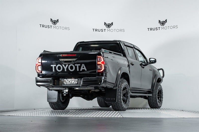 2022 Toyota Hilux SR5 2.8L Automatic, photo 3