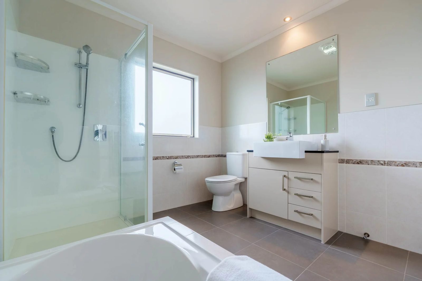 6 Huntington Park Drive, Greenhithe, photo 1