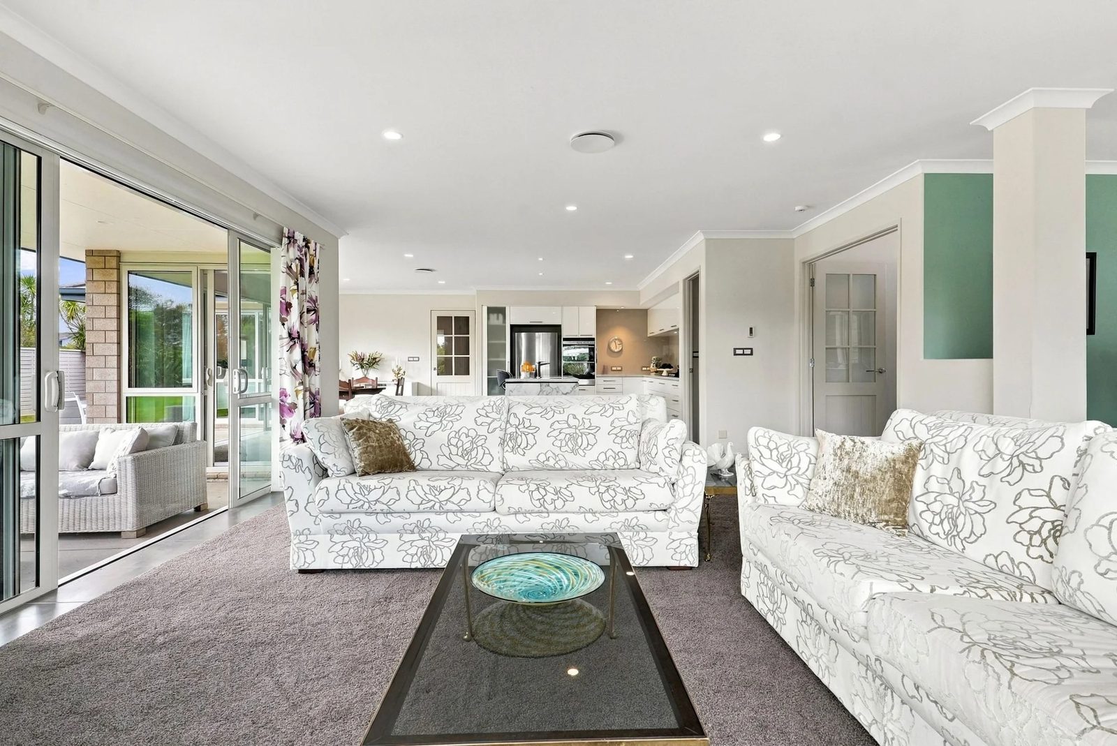 9 Portofino Point, Karaka, photo 3