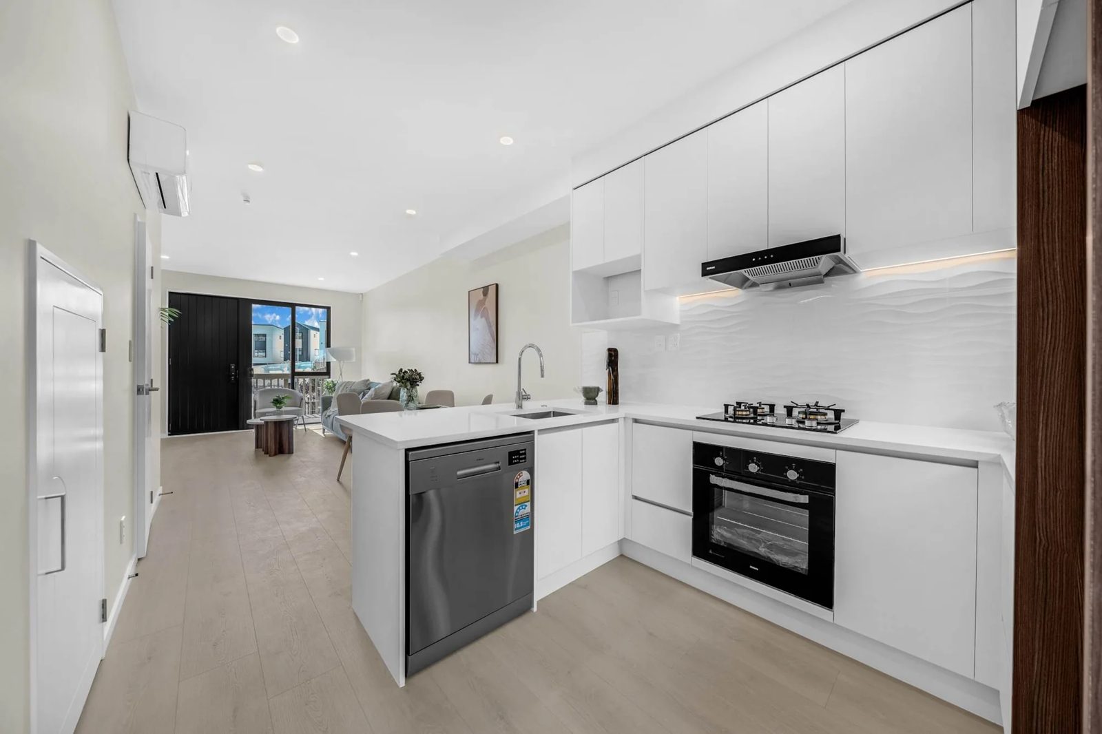 67 Hearth Street, Flat Bush, photo 16