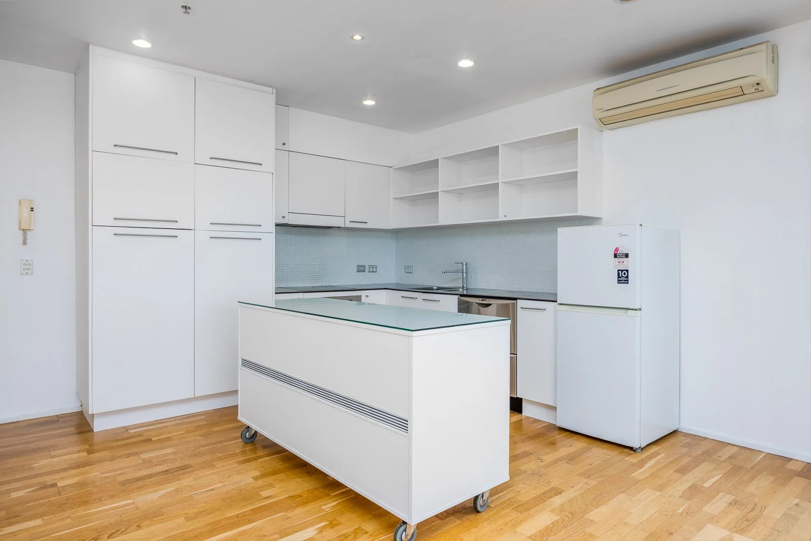 1401/30 Beach Road, Auckland Central, photo 2