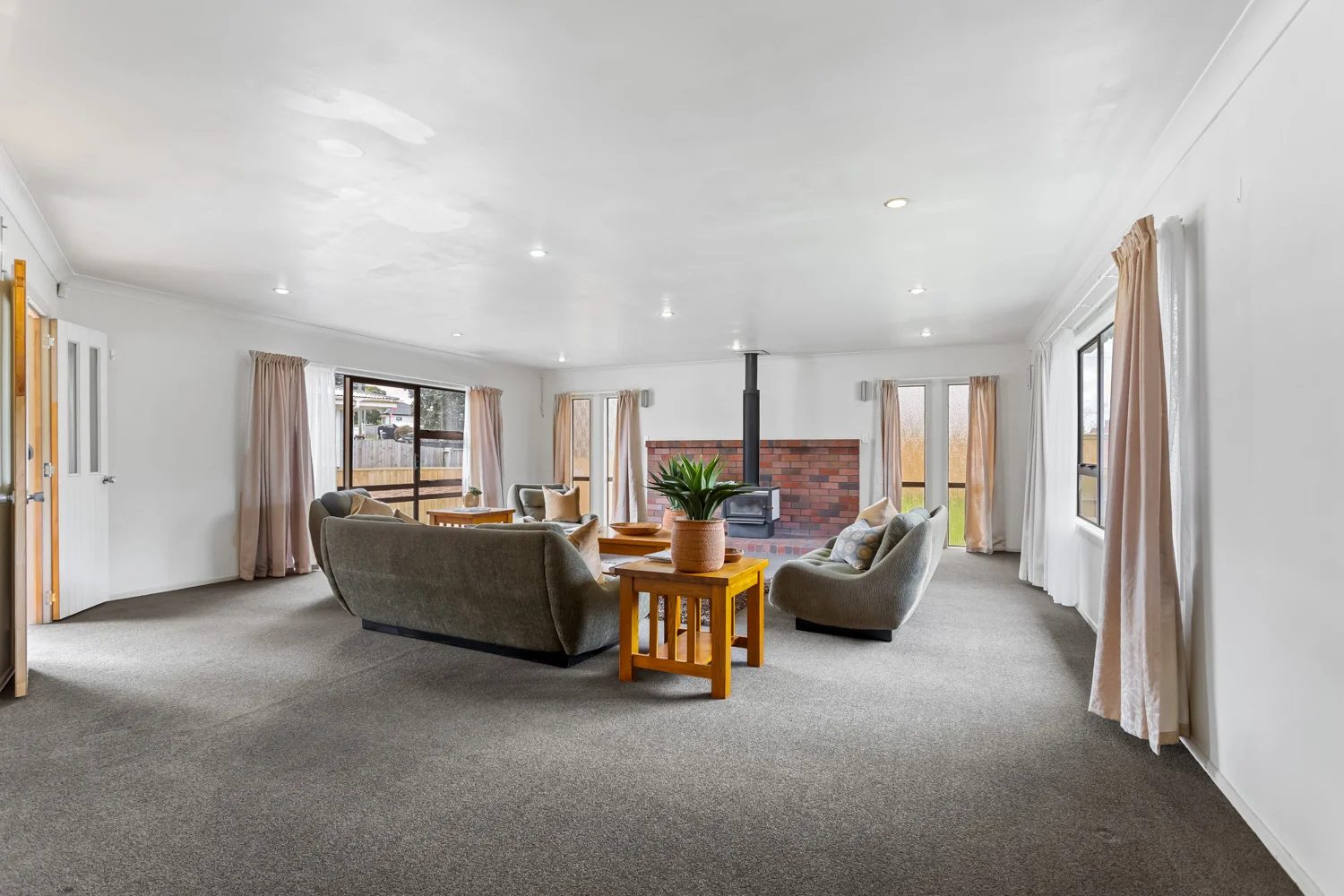 57 Weymouth Road, Manurewa, photo 6