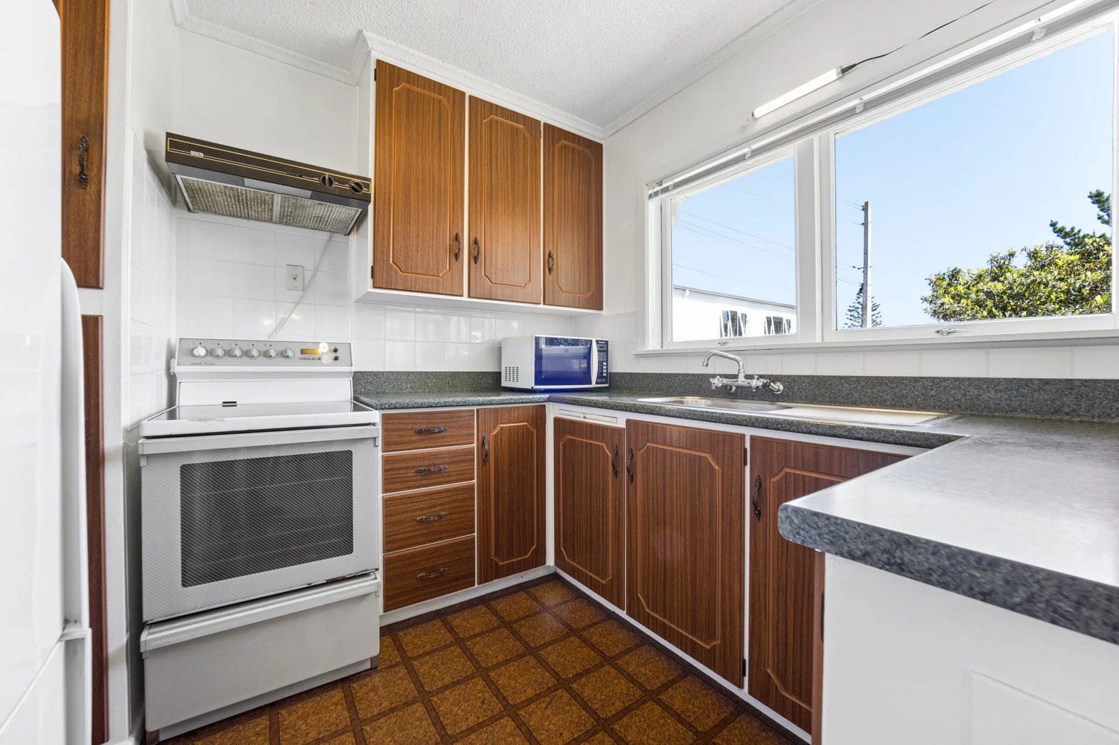 173 Whitney Street, Blockhouse Bay, photo 4